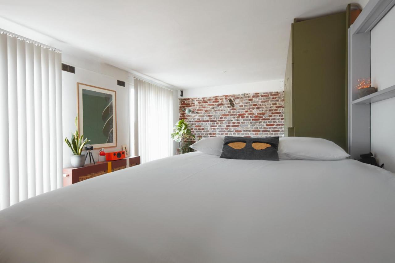 Studio Loft Design 70'S Apartment กลีชี ภายนอก รูปภาพ
